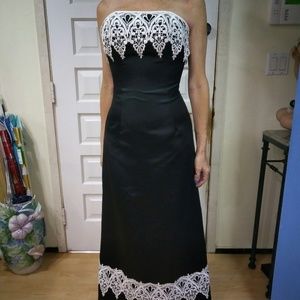 NWOT Jessica McClintock Black w/White Accent Gown